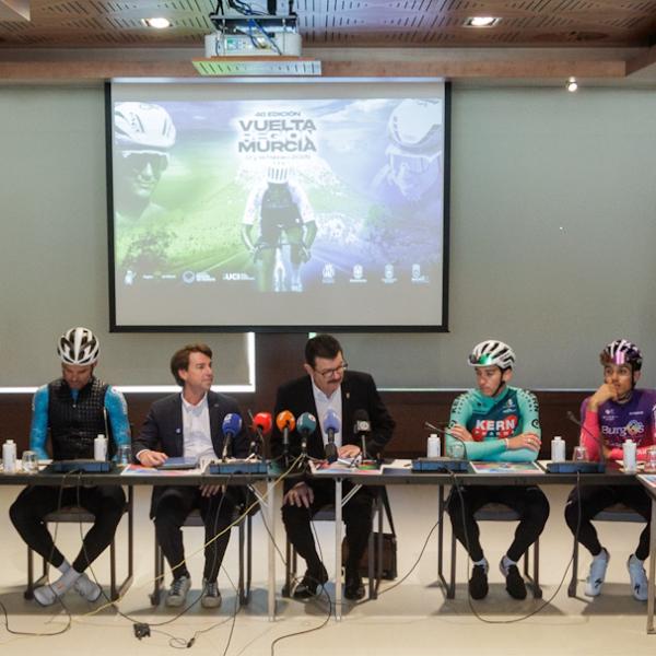 Desayuno informativo 2026